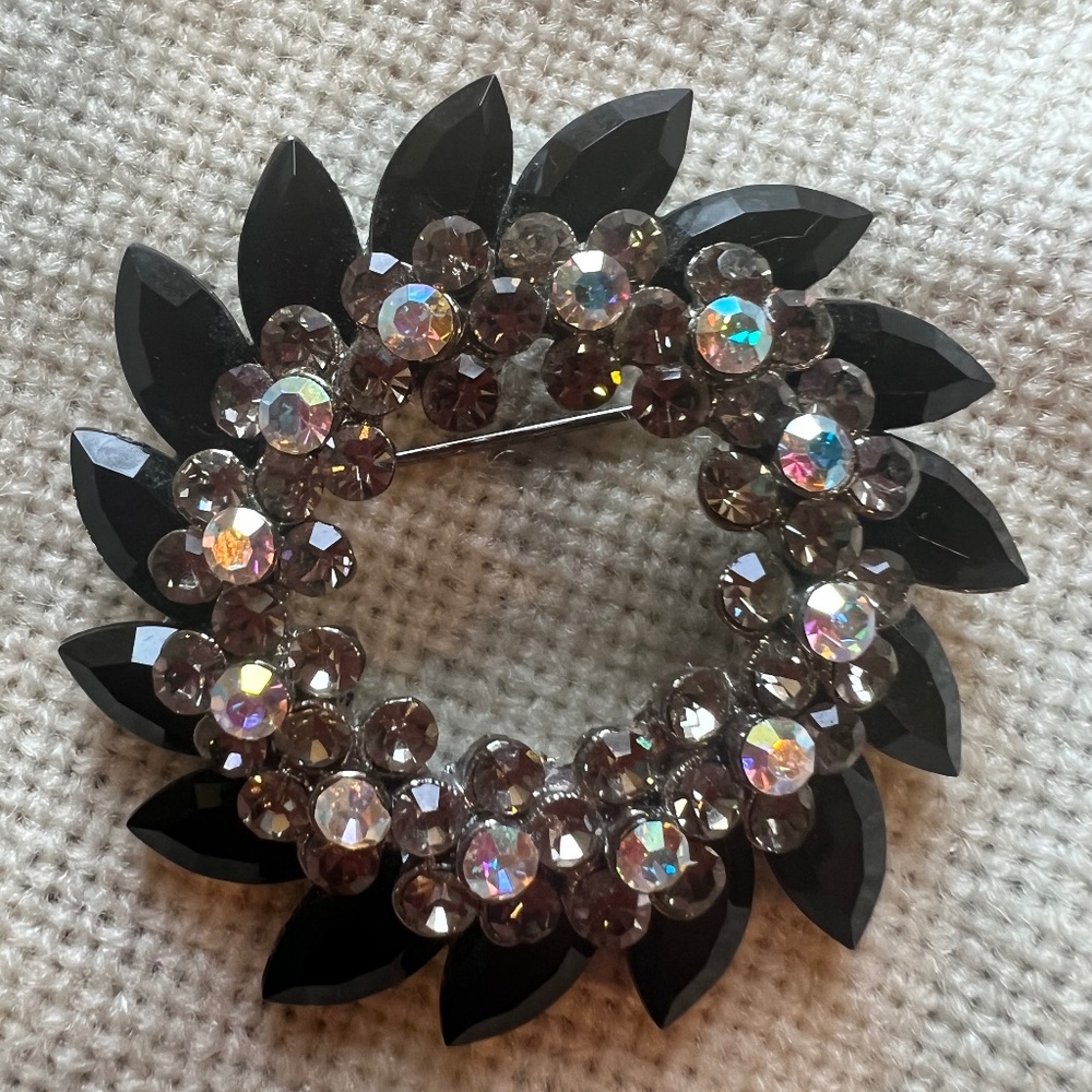Vintage Floral Wreath Brooch